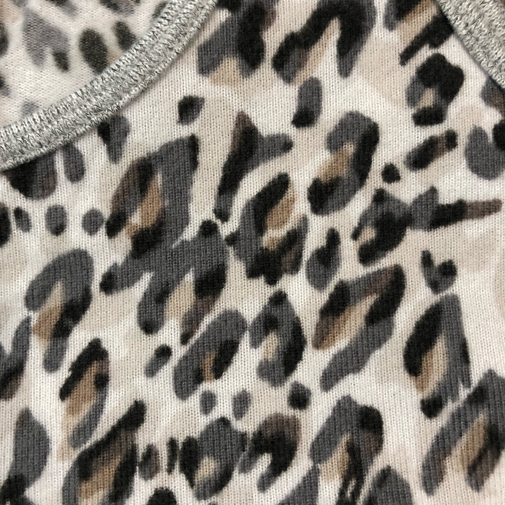 Live Love Lounge Neutral Animal Print Soft Pajama Tops Pair. Women’s XS - Picture 4 of 7